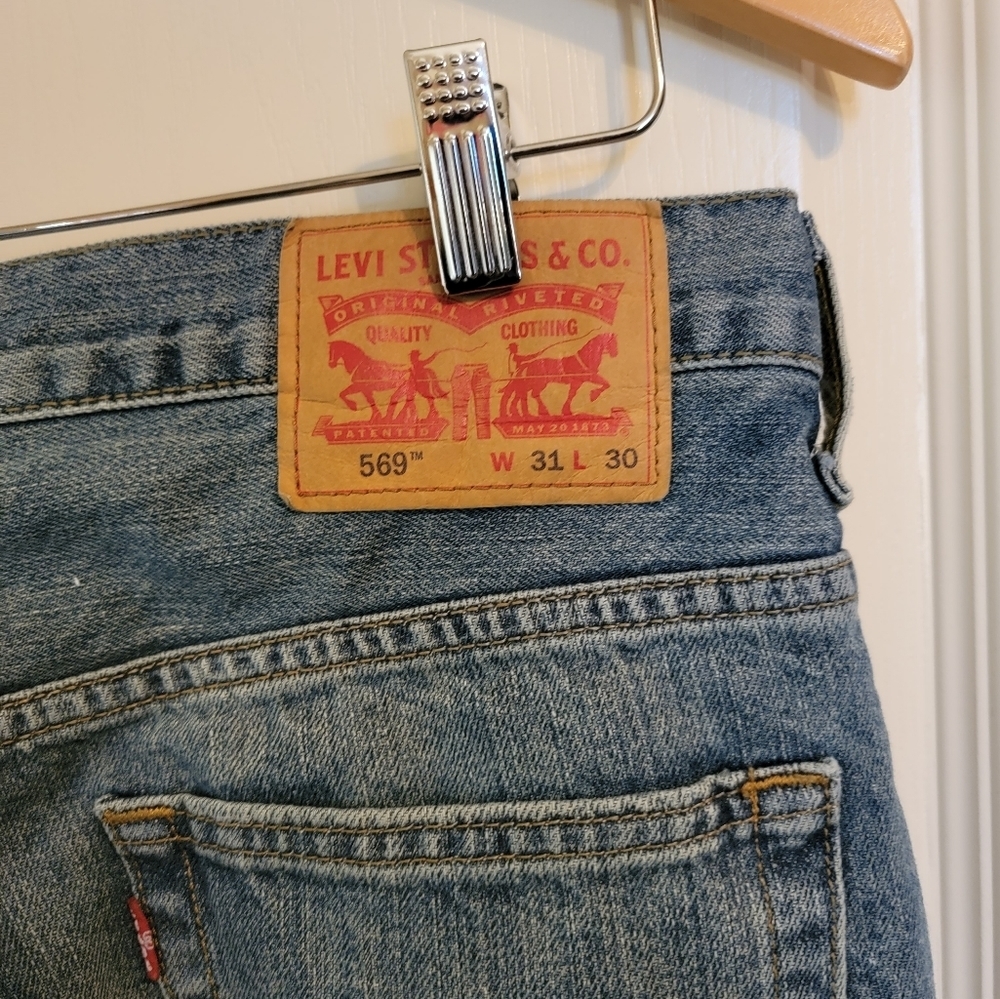 Men's Light wash Levi bootcut style 569 size  31x30 jeans - Picture 7 of 7